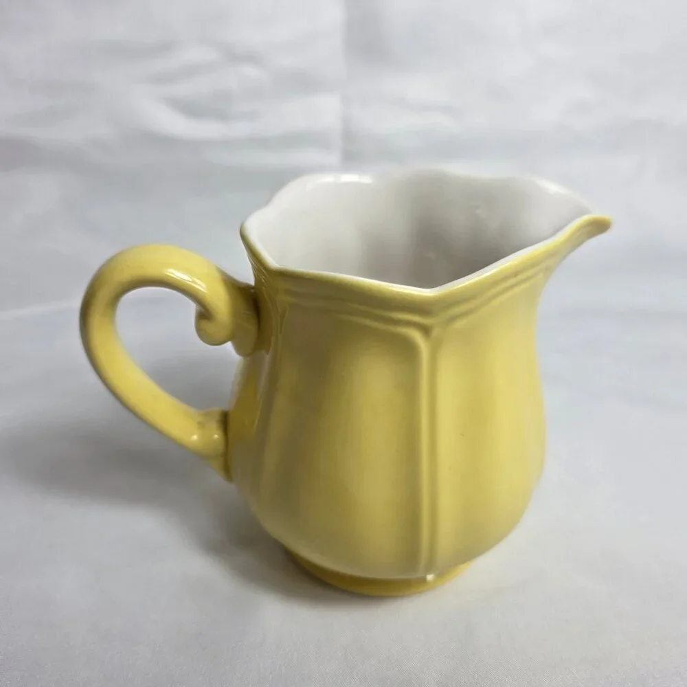ONE Federalist by Sears Buttercup Creamer Yellow Scalloped Edge No Trim
